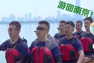 侠记：我身后的球迷喊道“威少！上海大鲨鱼需要你！”